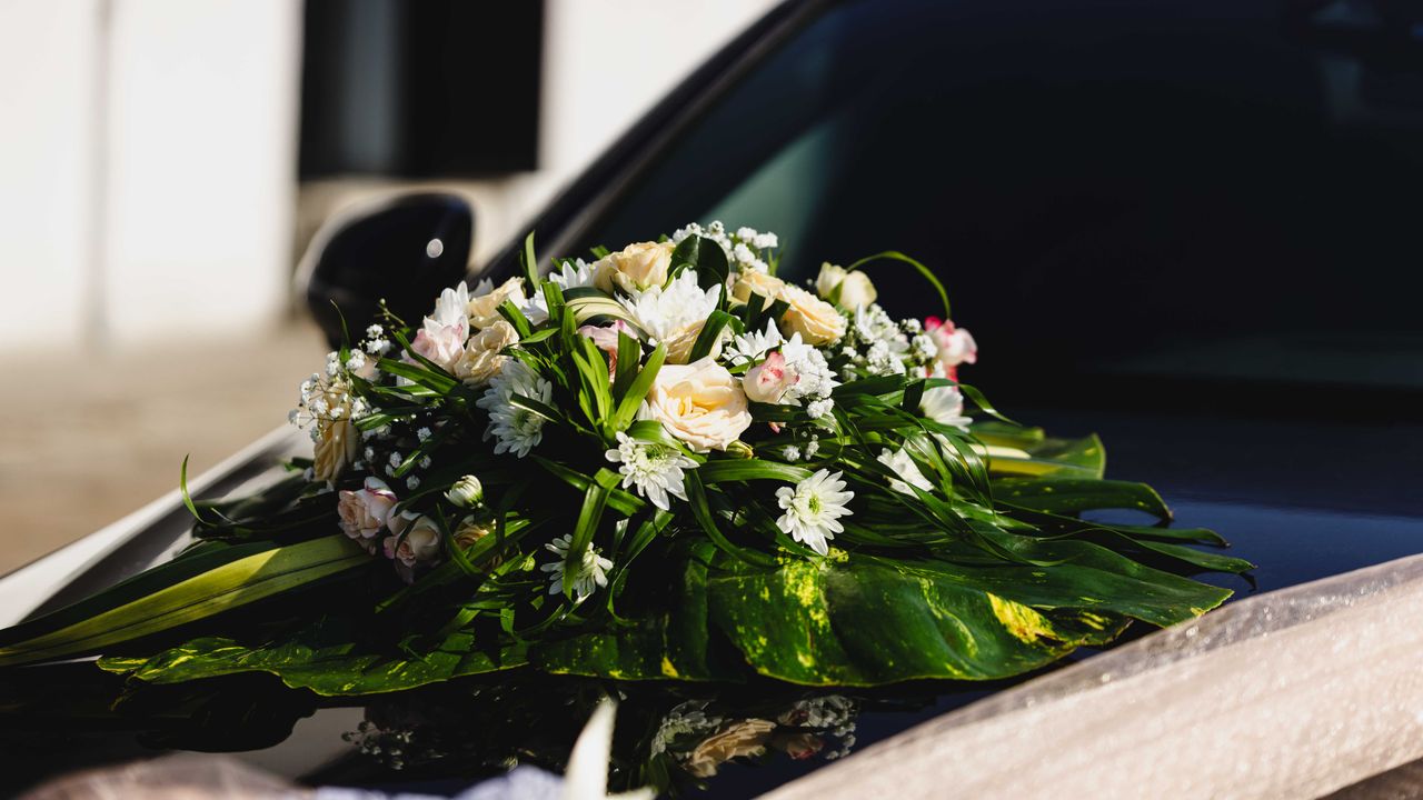 Hochzeitsauto mieten: Planung, Deko und Verkehrsregeln